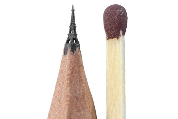 Эйфелева башня из грифеля простого карандаша